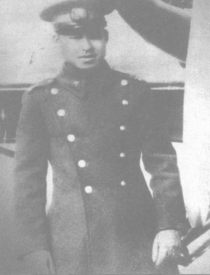 中国空军第4大队大队长高志航，1937年8月14日，率队在杭州笕桥上空与日机作战，击落日机6架，并以0比6的战绩开中国空军击落敌机的先例。11月21日，在河南周家口机场遭日机扫射，中弹牺牲